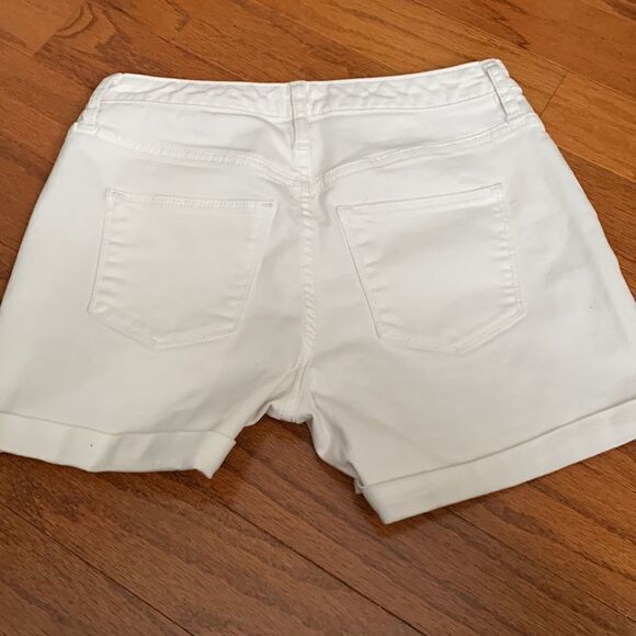Universal Thread size 2 white distressed shorts - Picture 2 of 9